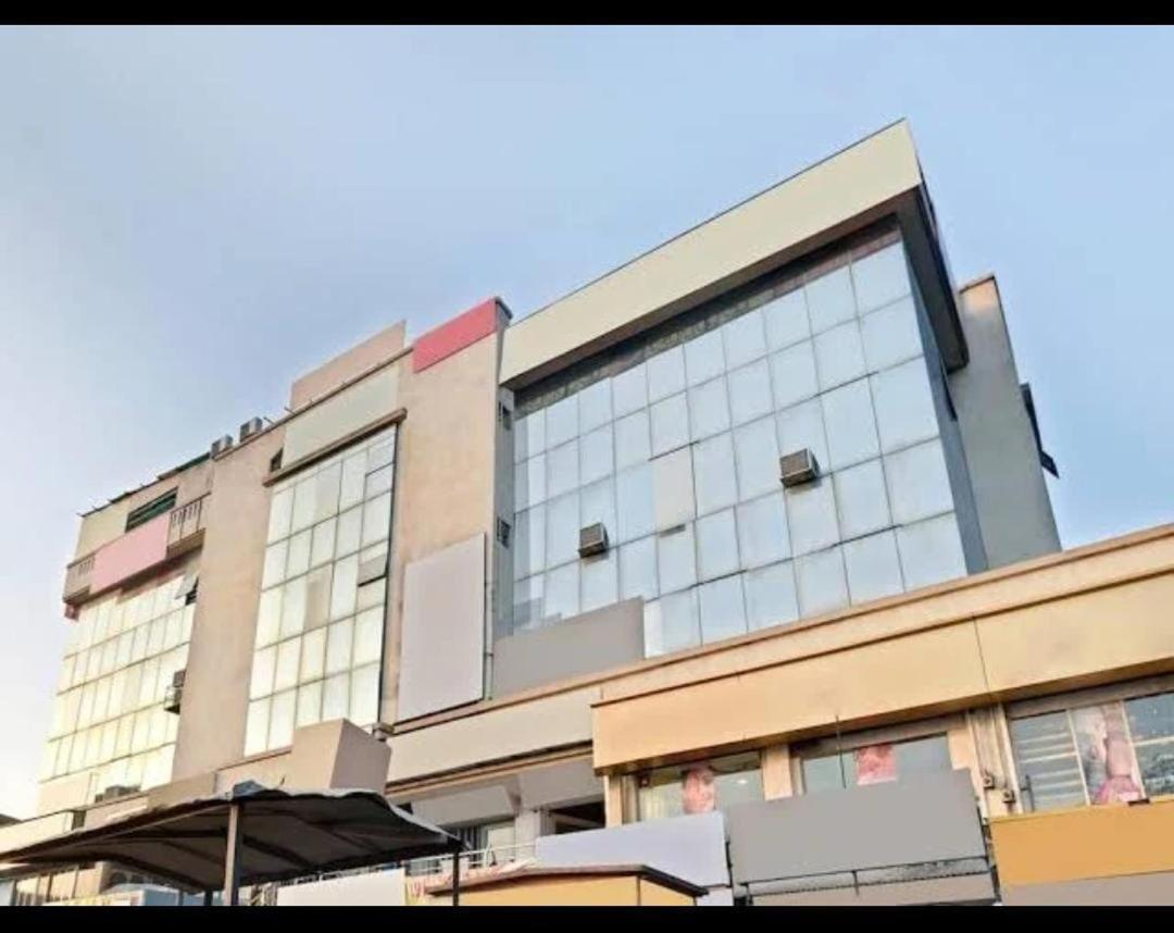 Hotel Anjali Palace 아흐메다바드 외부 사진
